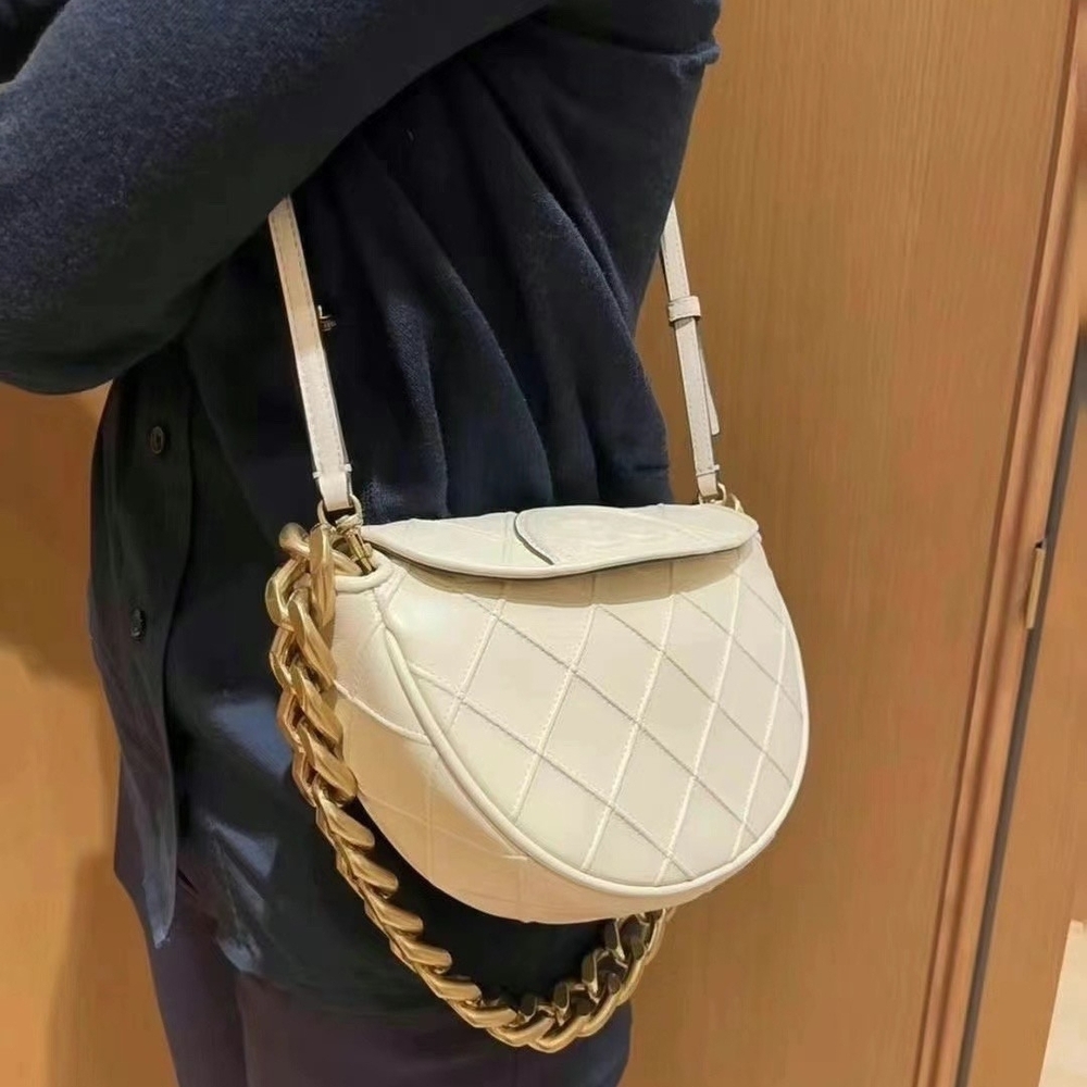Tory Burch Fleming Half Moon Cream Quilted Shoulder Bag - Picture 9 of 9